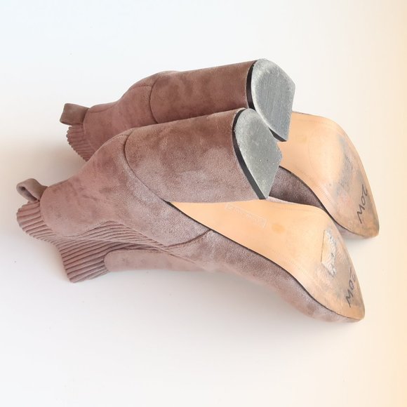 Steven by Steve Madden Taupe Suede Pointy Toe Pull-On Sock Booties / Ankle Boots - Picture 13 of 16